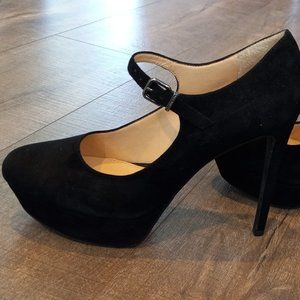 Gianni Bini heel pump